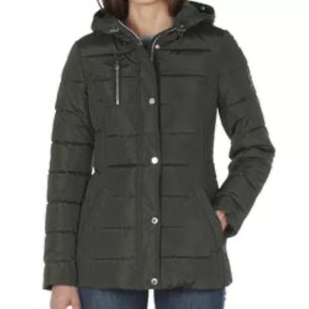 Nautica Faux-Fur Trim Hooded
Puffer Coat Size M